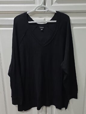 TORRID V-NECK SWEATER